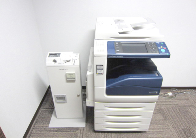 カラーコピー、FAX（有料）